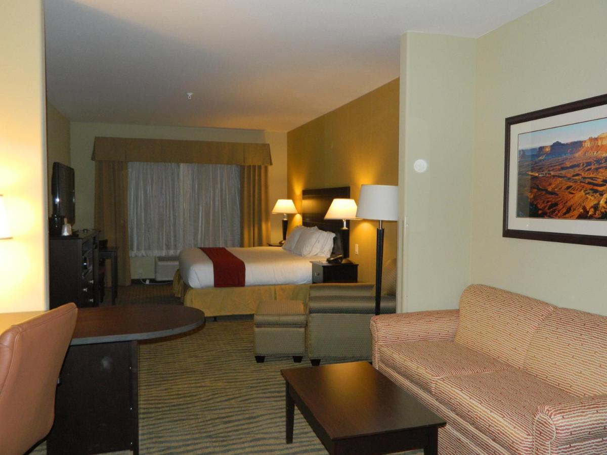 | Holiday Inn Express Hotel & Suites Gallup East