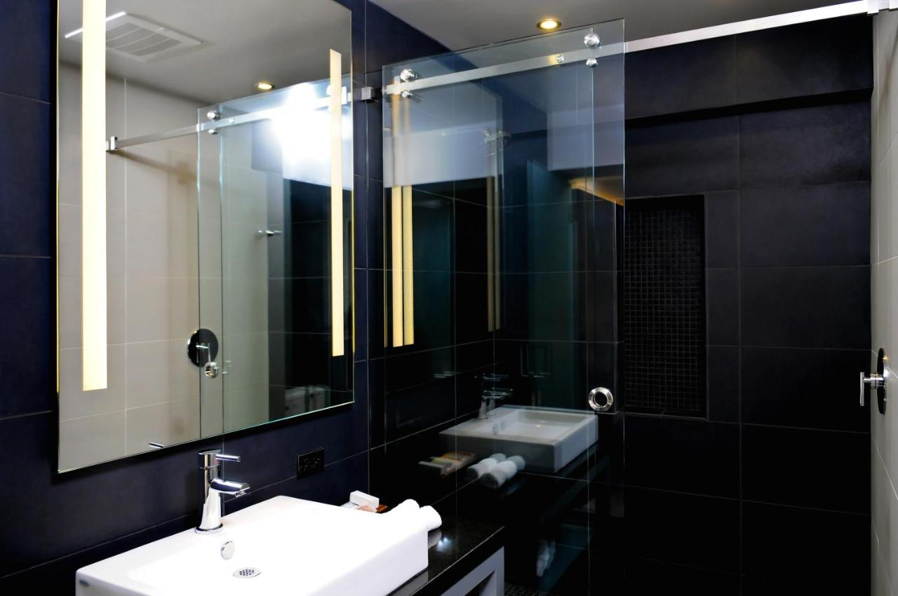 Deluxe King Room at Hercor Hotel - Urban Boutique