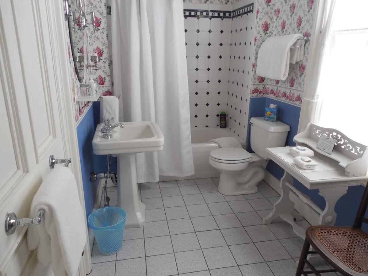 | Proctor Mansion Inn