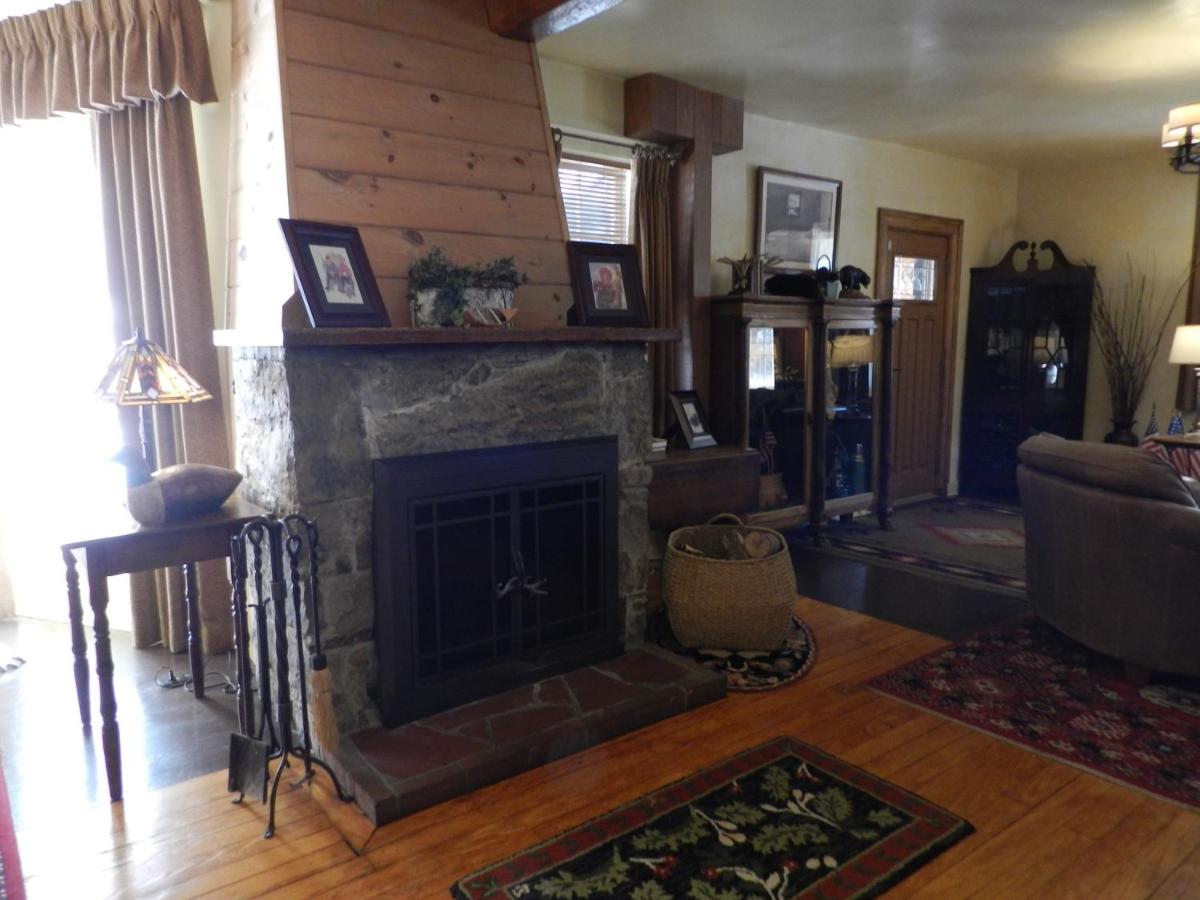 | Waybury Inn