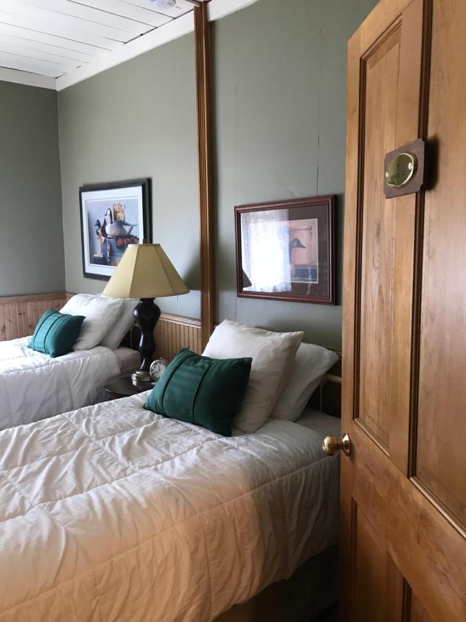| Waybury Inn