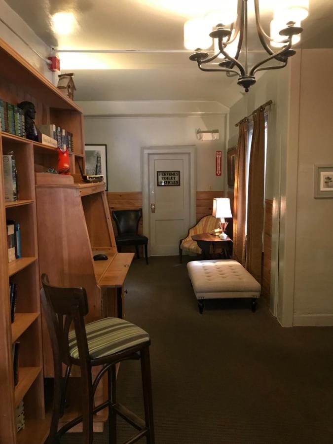 | Waybury Inn
