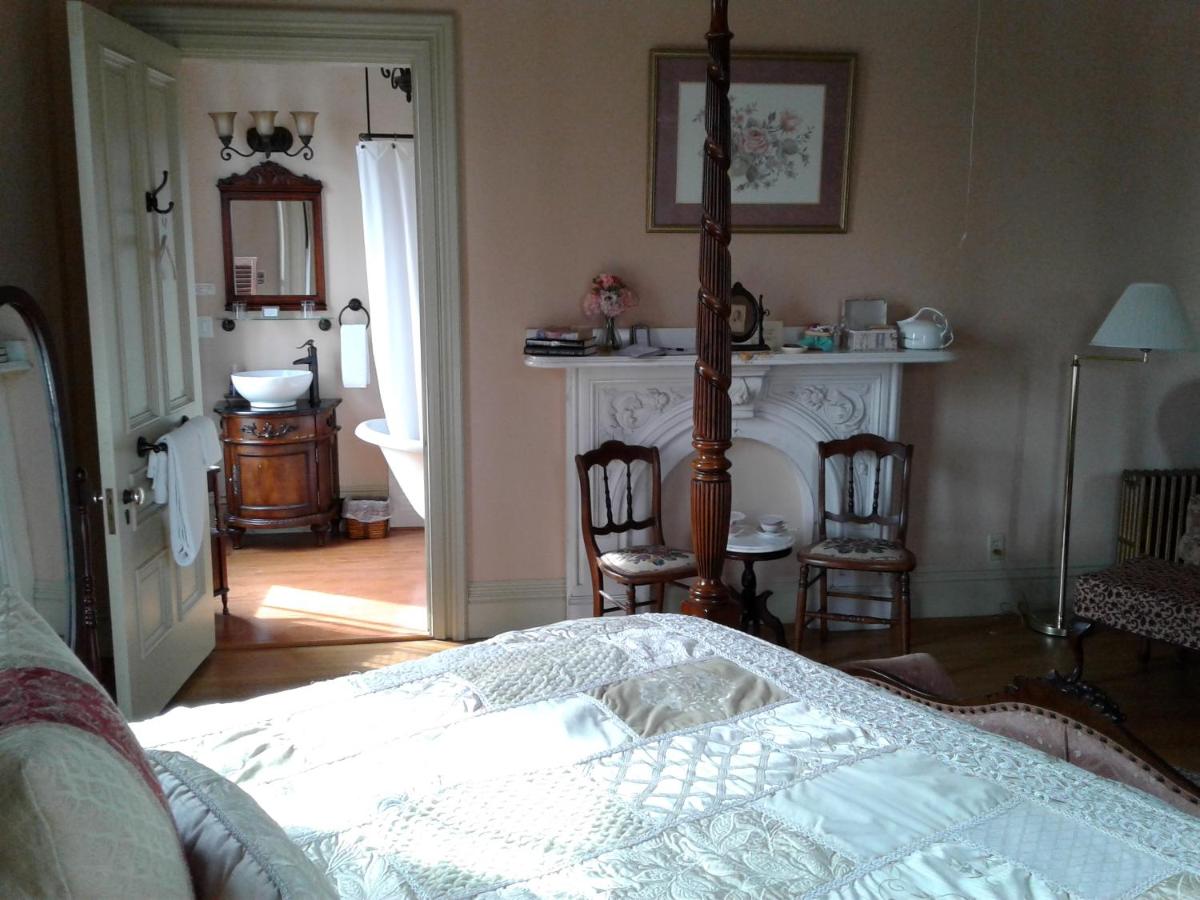 | Proctor Mansion Inn