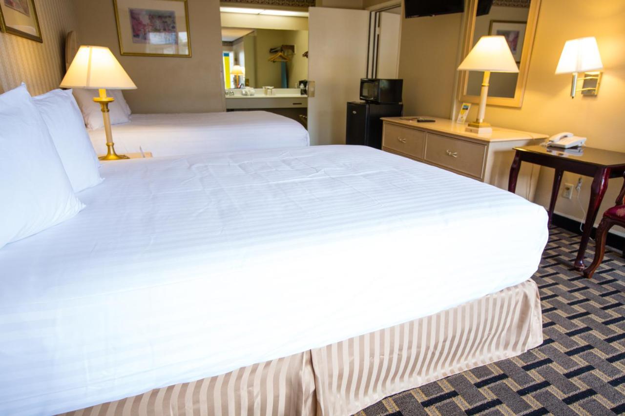 Family Two-Bedroom - Non-Smoking at Anaheim Carriage Inn