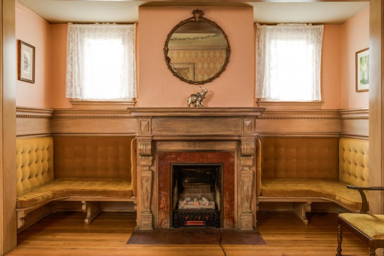 | Ringling House Bed & Breakfast