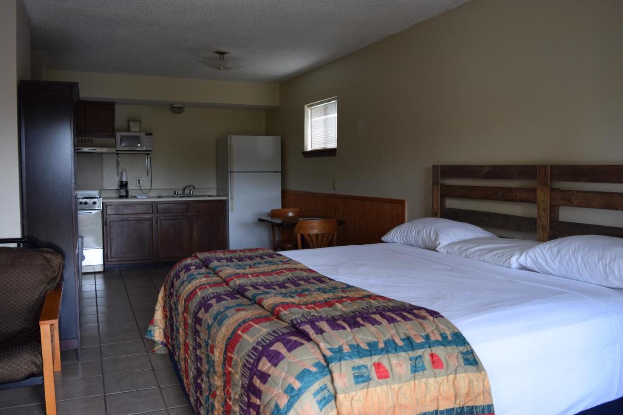 King Room with Sofa Bed at Hacienda del Rio