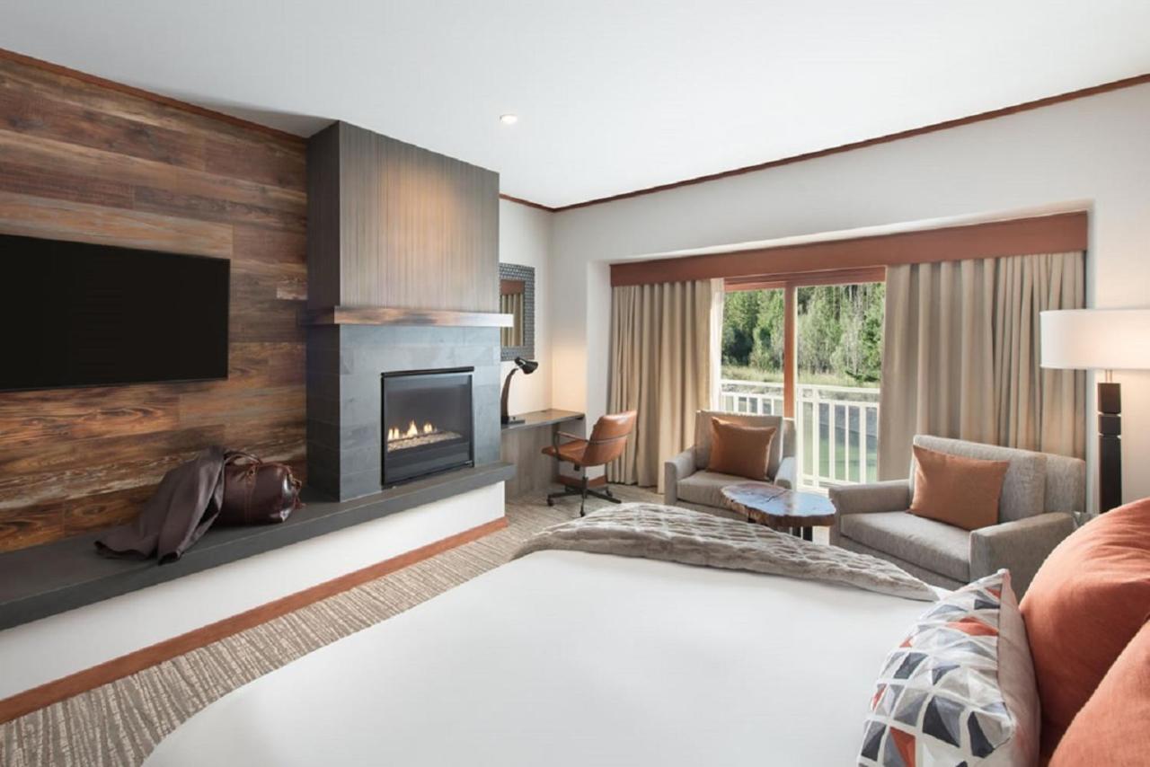 King Room with River View at Salish Lodge & Spa