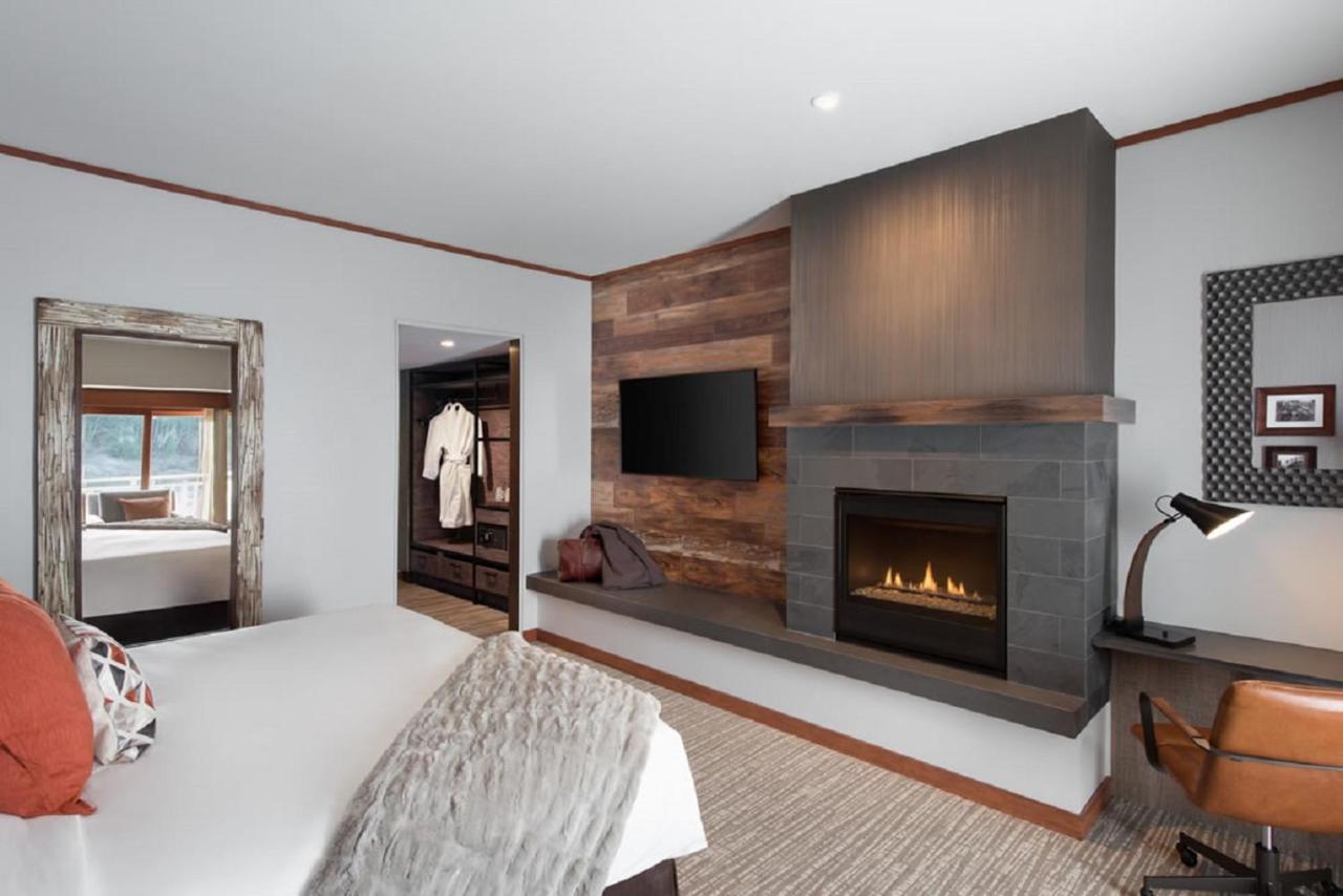 Deluxe King Room at Salish Lodge & Spa
