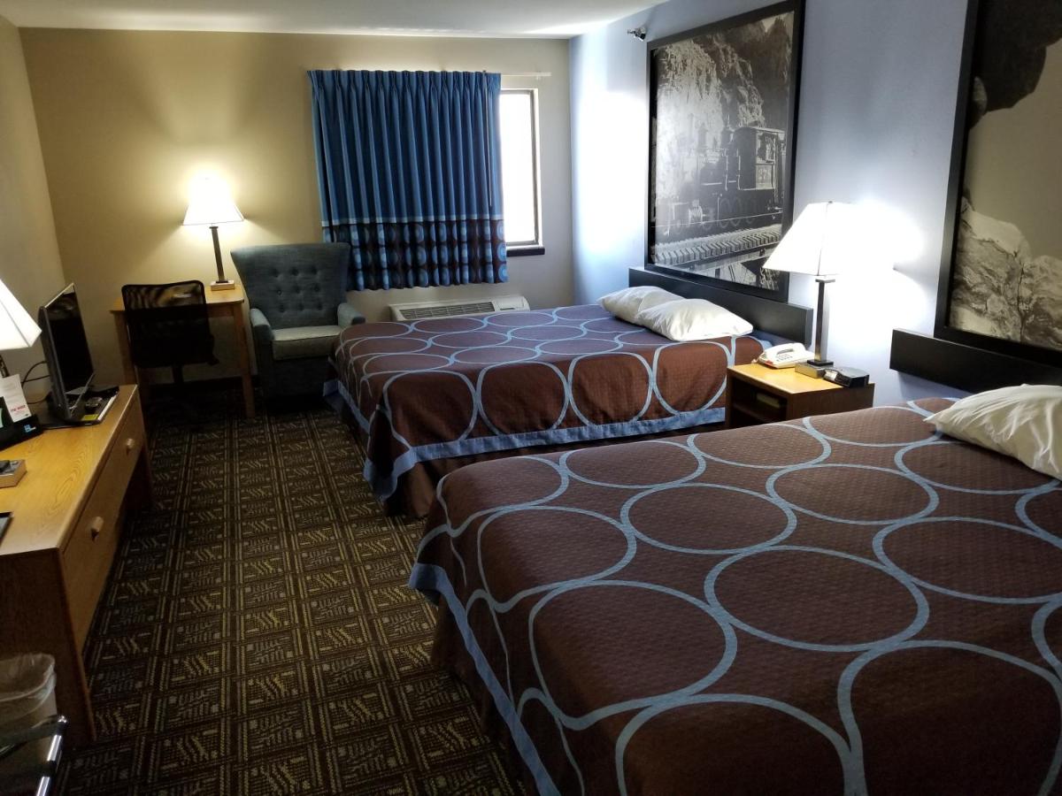 | Super 8 by Wyndham Fort Collins