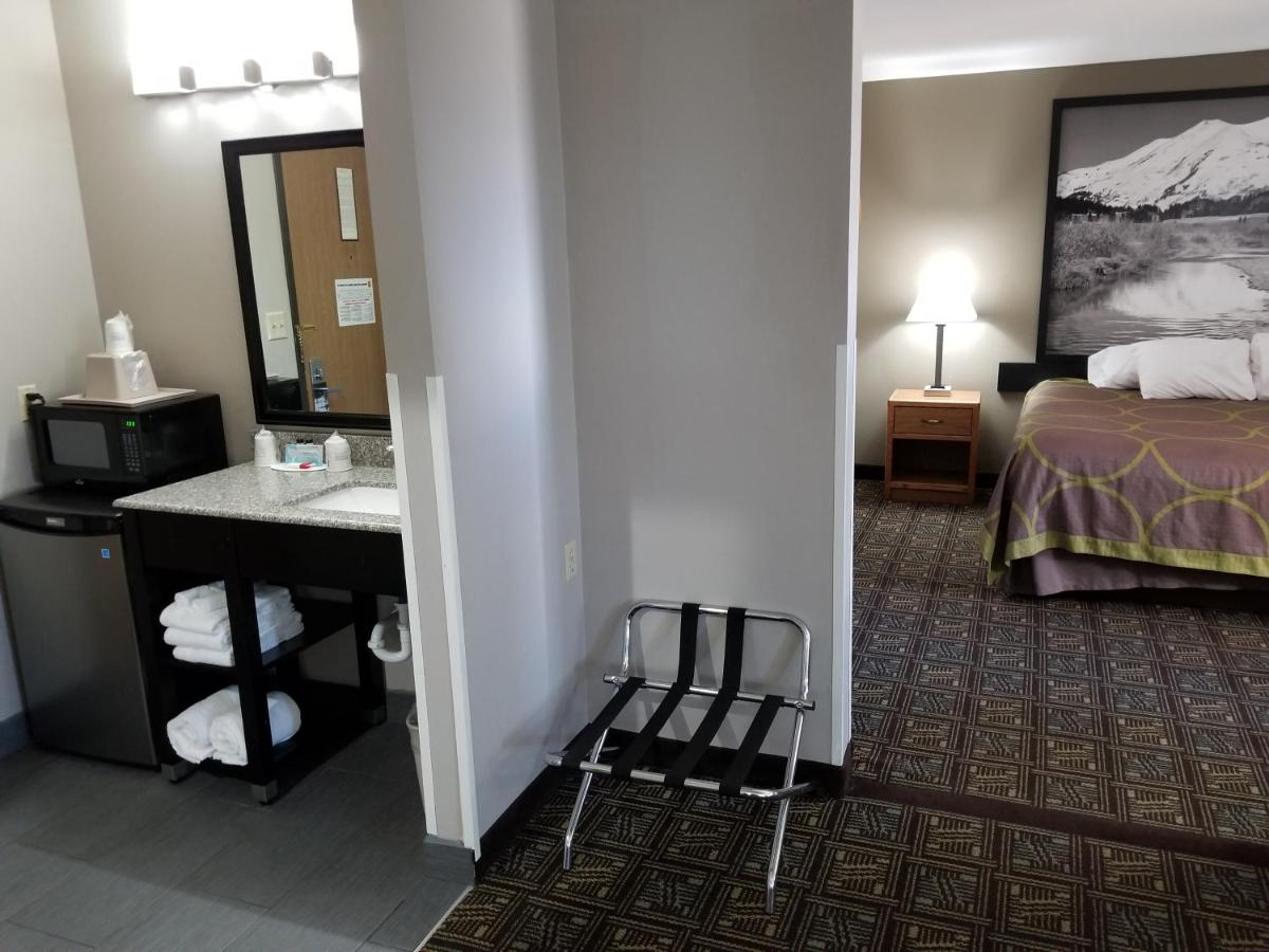 | Super 8 by Wyndham Fort Collins
