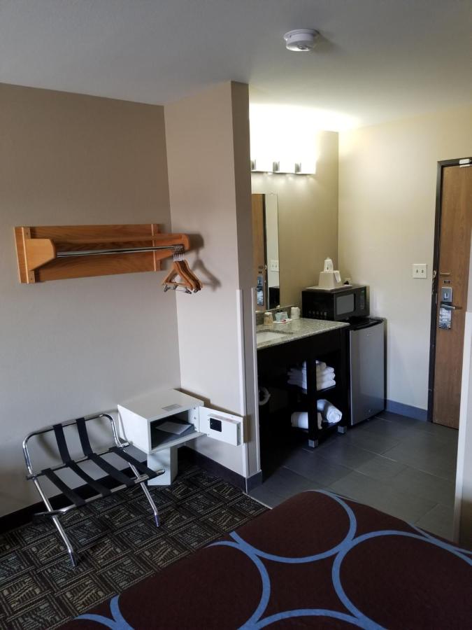 | Super 8 by Wyndham Fort Collins