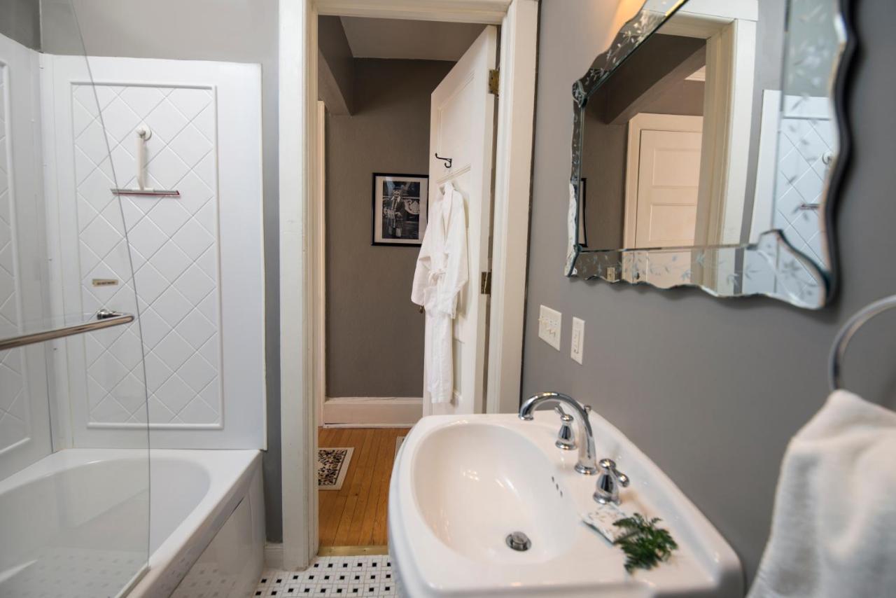 | Ringling House Bed & Breakfast