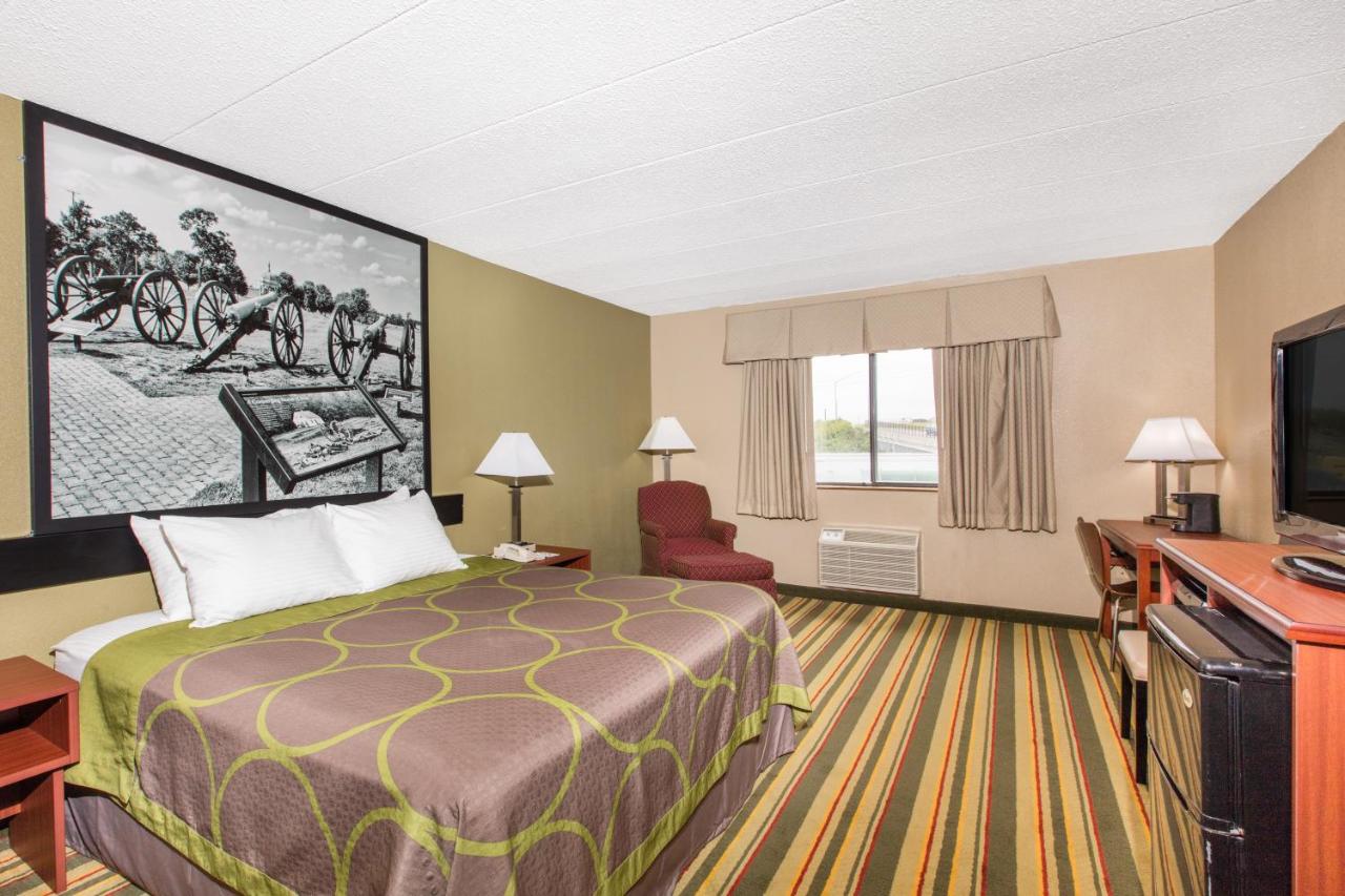 King Room - Non-Smoking at Super 8 by Wyndham Frederick