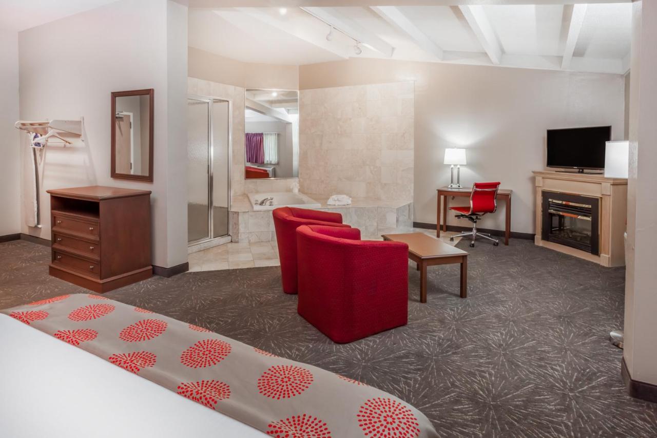  | Ramada by Wyndham Hammond Hotel & Conference Center
