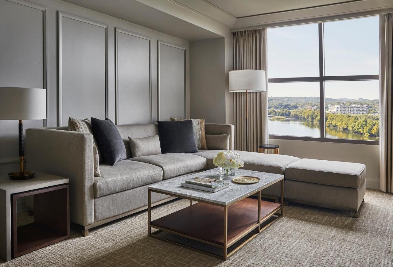One-Bedroom King Suite with Lake View at Four Seasons Hotel Austin