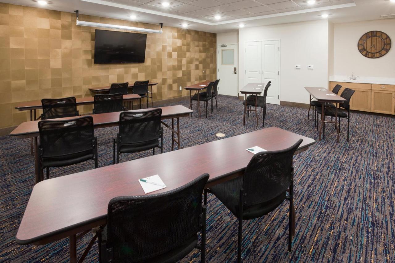 | GrandStay Hotel & Suites
