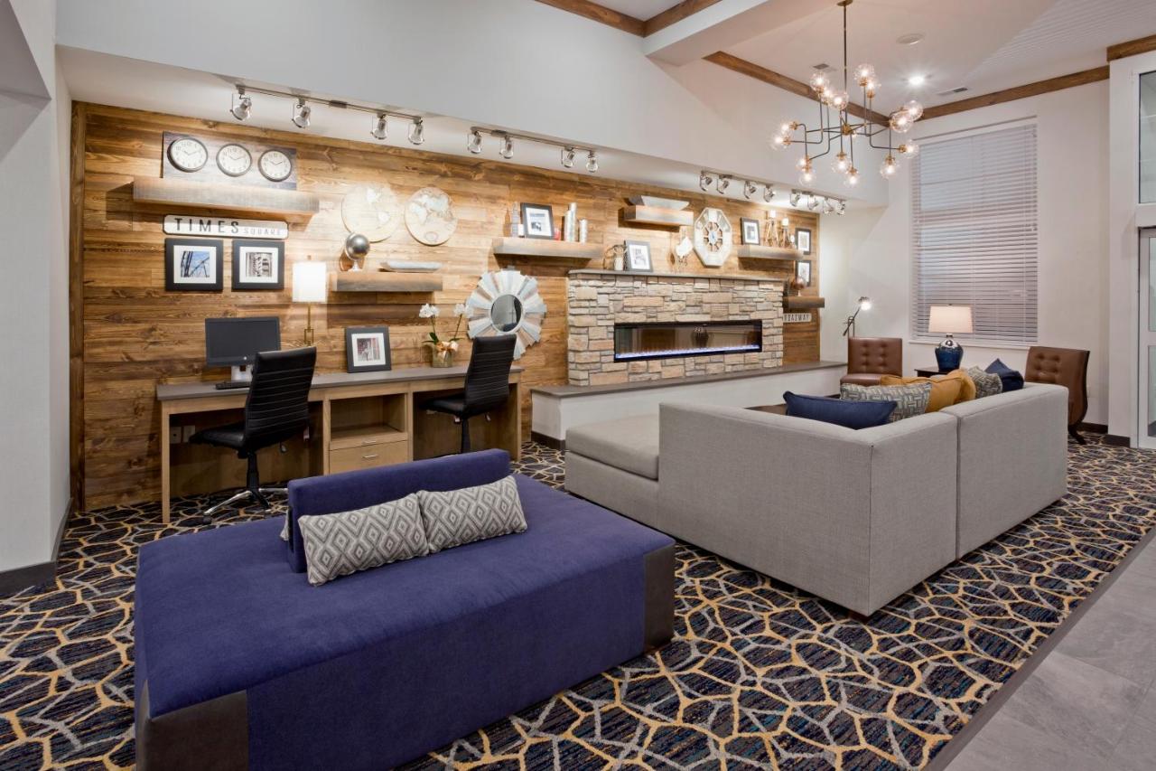 | GrandStay Hotel & Suites