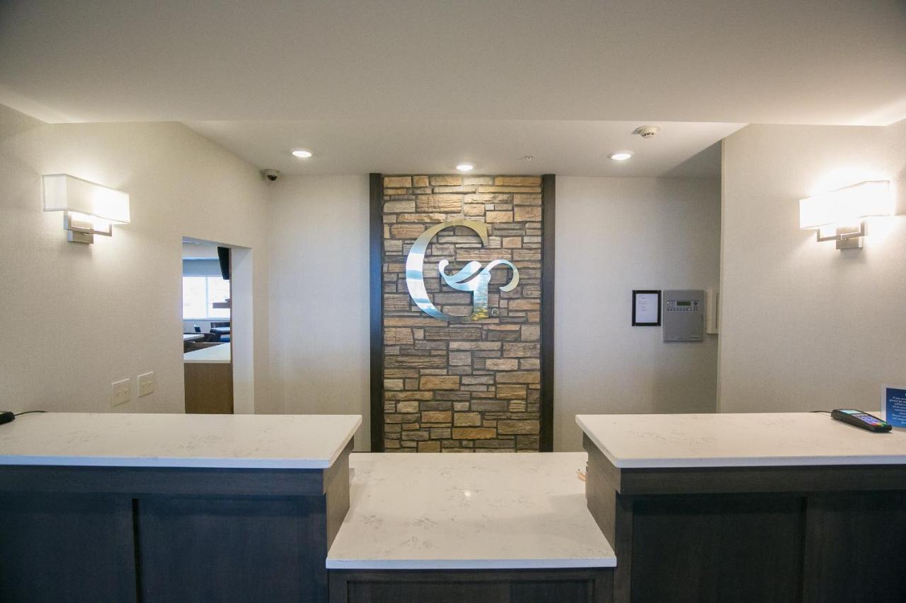 | GrandStay Hotel & Suites