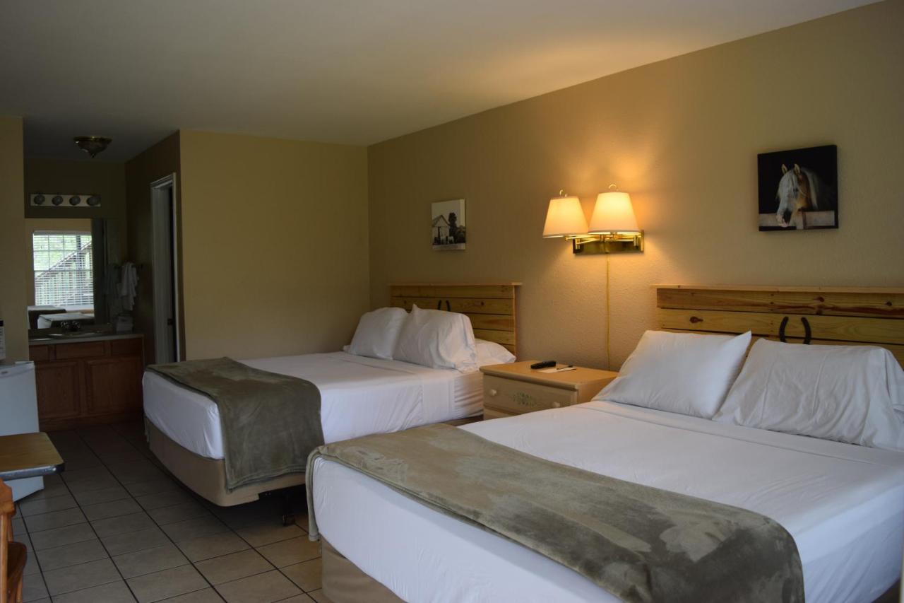 Standard Queen Room at Hacienda del Rio