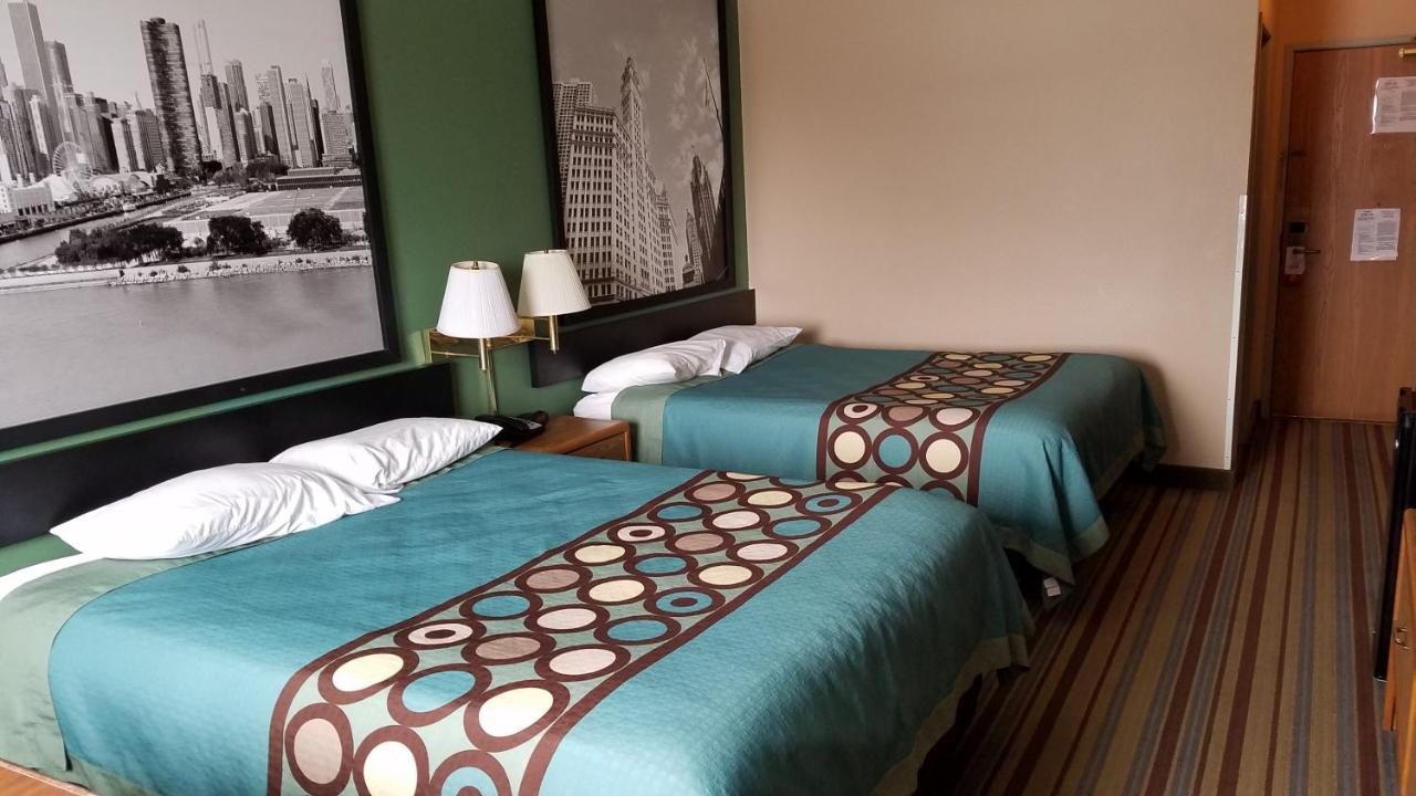 | Super 8 by Wyndham Pontoon Beach IL/St. Louis MO Area