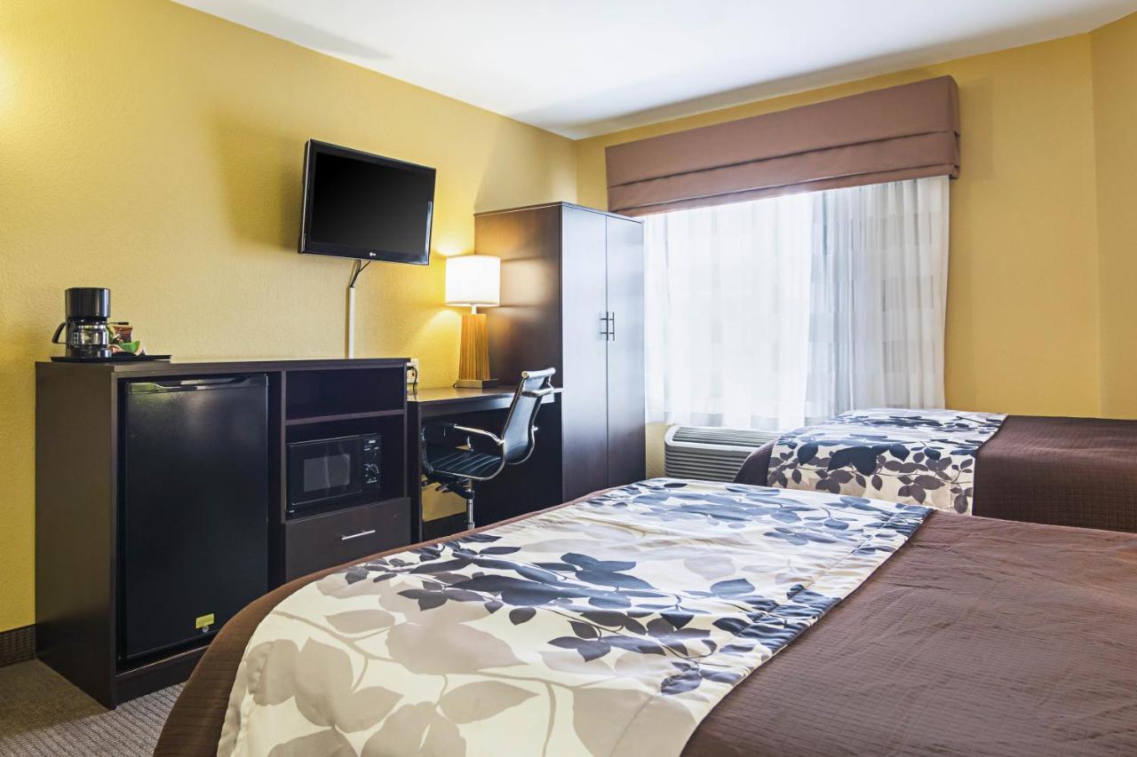 Double Room with Two Double Beds - Non-Smoking at Spark by Hilton Oxford