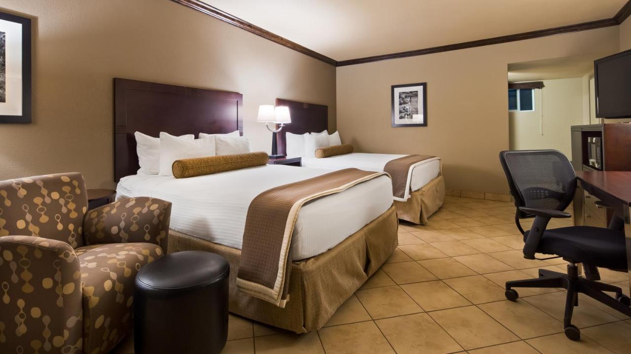 Queen Room with Two Queen Beds - Pet Friendly at Best Western Plus Raton Hotel