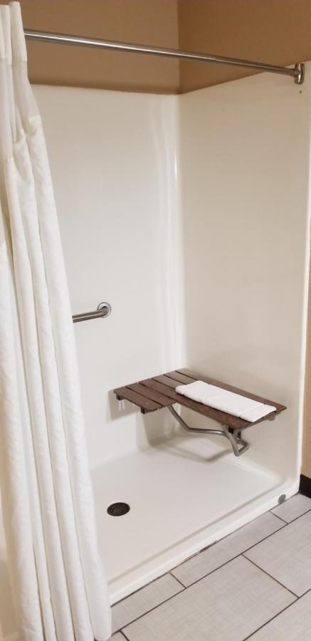 | Super 8 by Wyndham Pontoon Beach IL/St. Louis MO Area