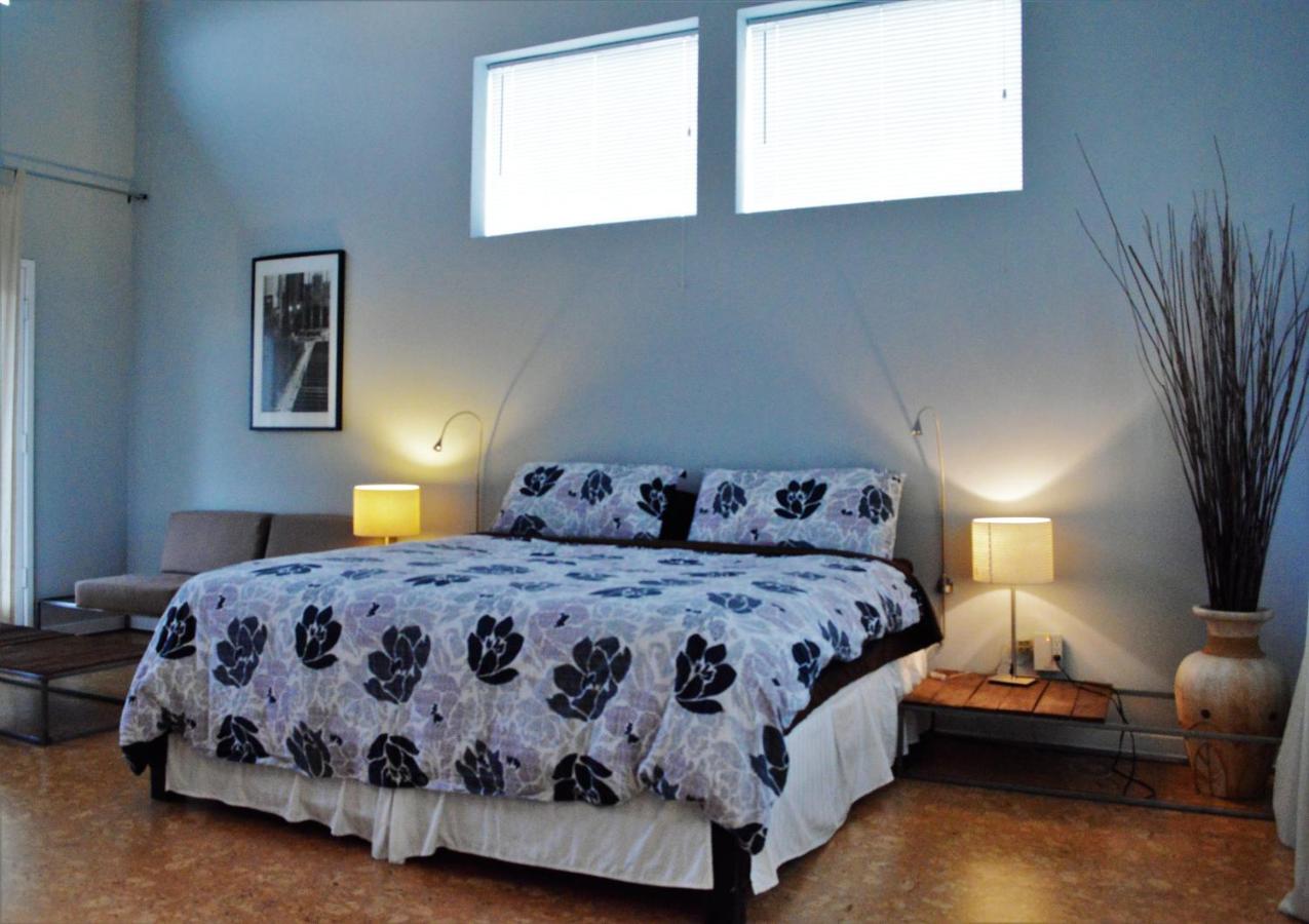 | Modern B & B