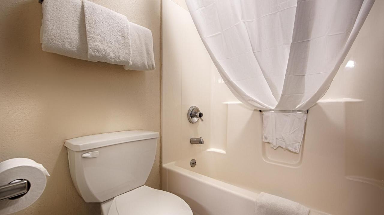 Deluxe Queen Room with Two Queen Beds - Non-Smoking at Baymont by Wyndham Delaware