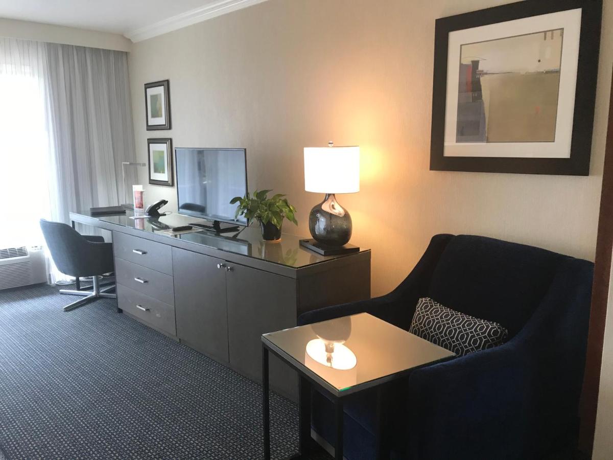 Queen Room with Two Queen Beds and Harbor View at West Beach Inn, a Coast Hotel