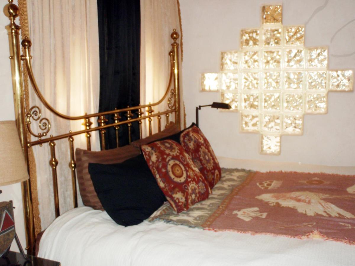| Touchstone Inn