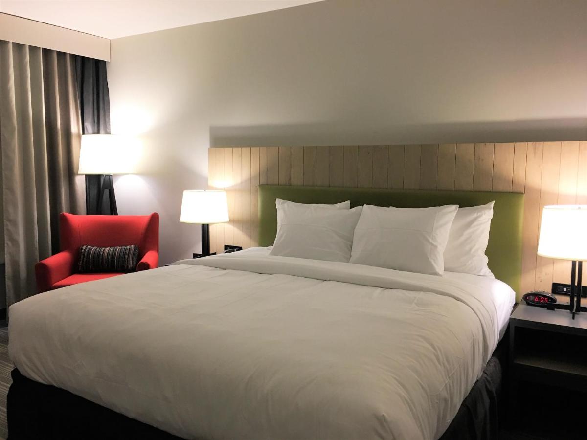 King Room with Accessible Access - Non-Smoking at Country Inn & Suites by Radisson, Ocean City, MD