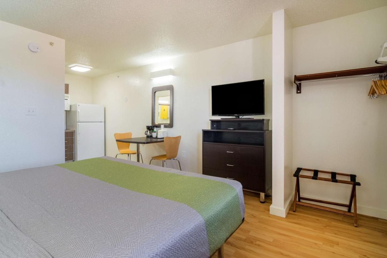 King Room - Disability Access - Non-Smoking at Studio 6 Plano, TX - Dallas - Plano Medical Center