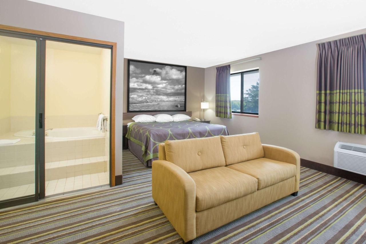 King Studio Suite - Non-Smoking at Super 8 by Wyndham Hastings