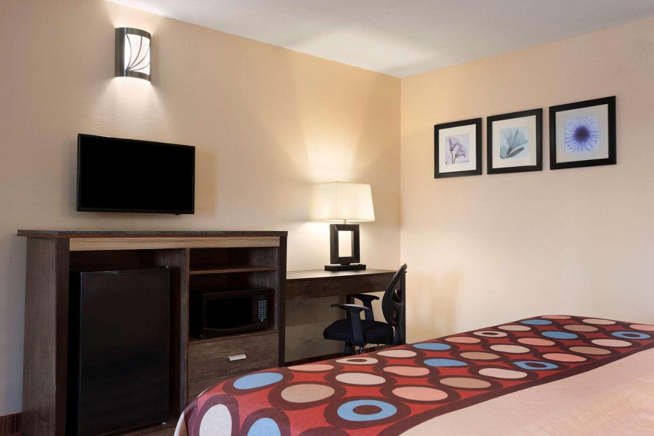  | Super 8 by Wyndham Rahway/Newark