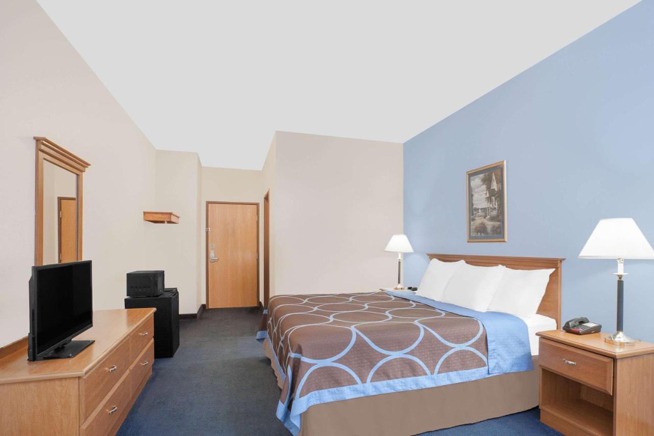 | Super 8 by Wyndham Cobleskill NY