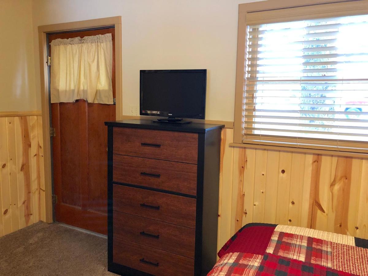 Standard Quadruple Room at Rockerville Lodge & Cabins