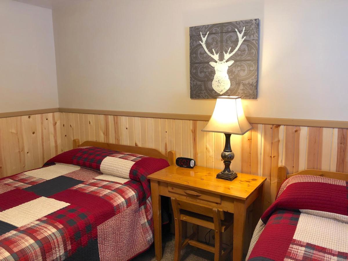Standard Quadruple Room at Rockerville Lodge & Cabins
