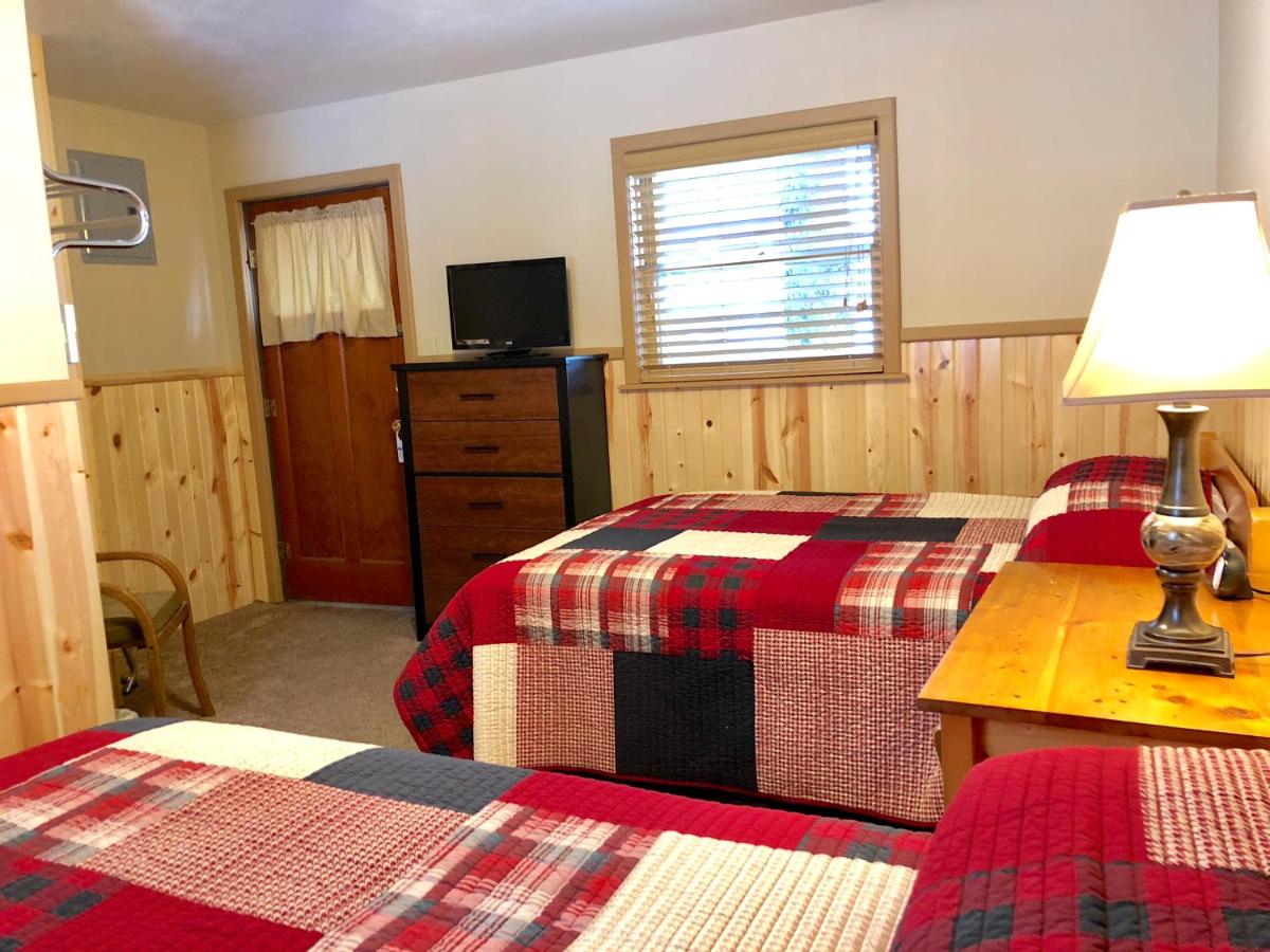 Standard Quadruple Room at Rockerville Lodge & Cabins