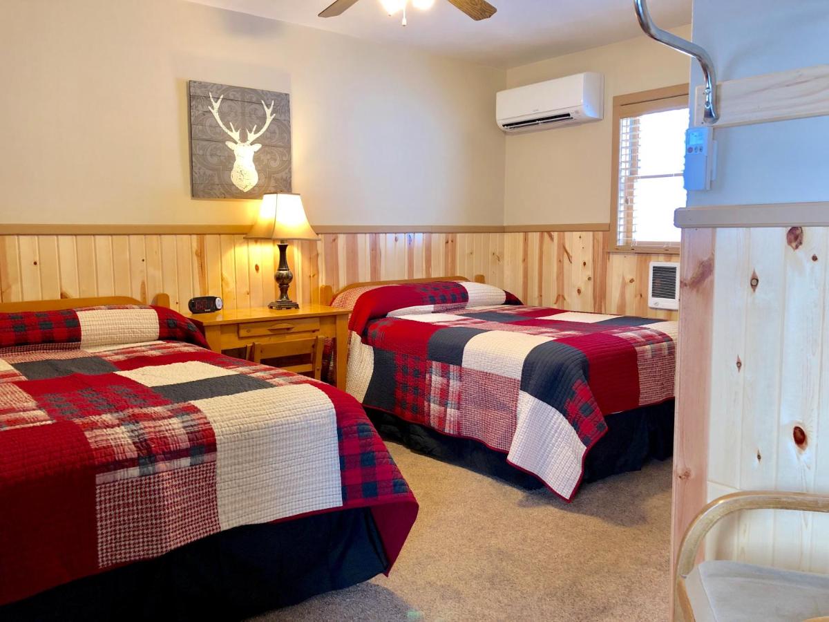 Standard Quadruple Room at Rockerville Lodge & Cabins