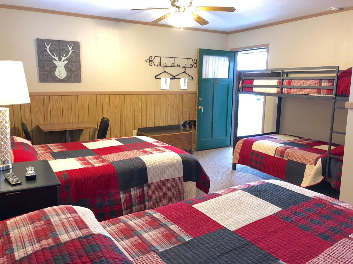  | Rockerville Lodge & Cabins