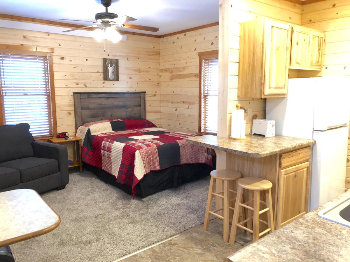 Deluxe Family Suite at Rockerville Lodge & Cabins