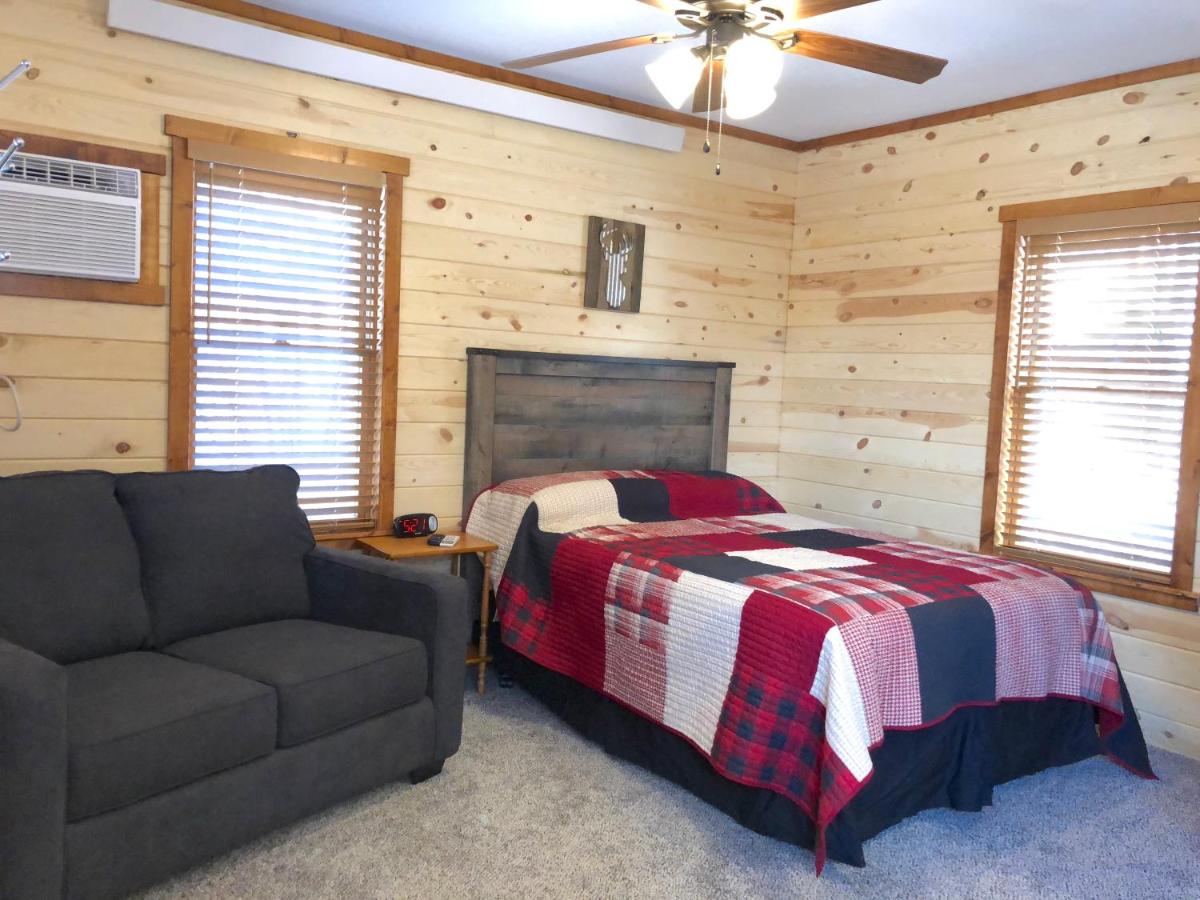 Deluxe Family Suite at Rockerville Lodge & Cabins