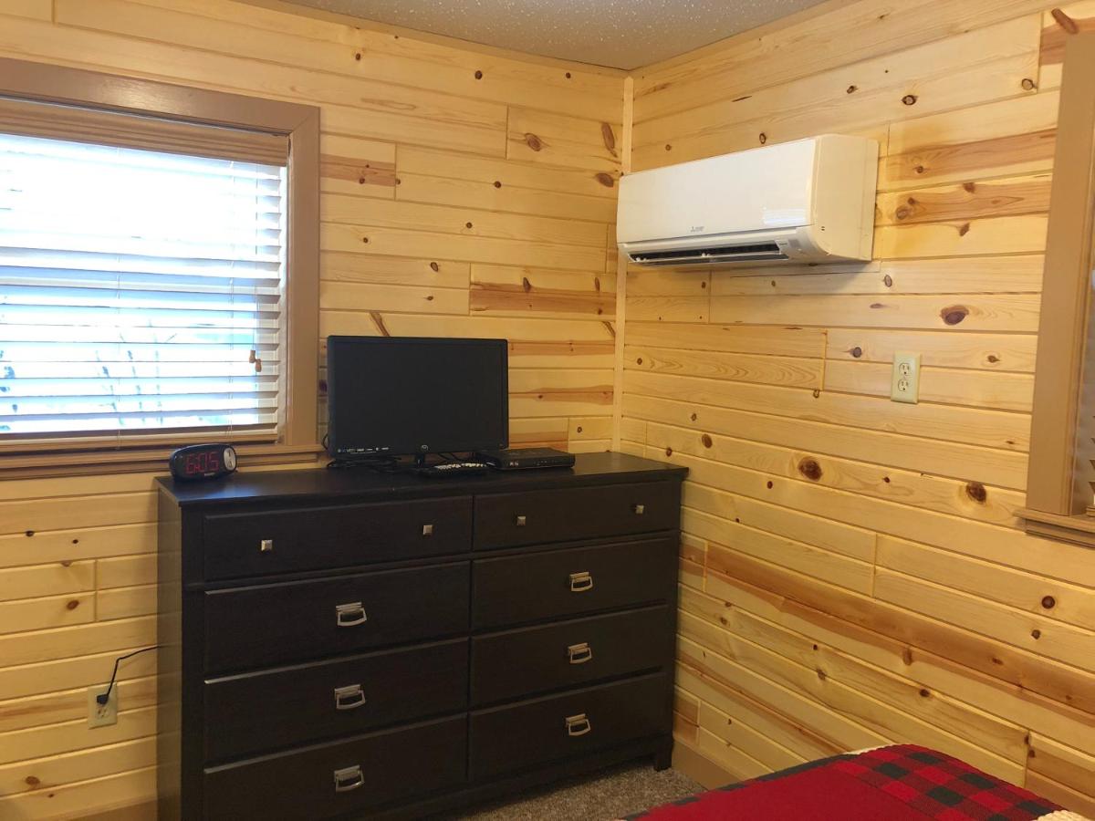 Deluxe Room at Rockerville Lodge & Cabins