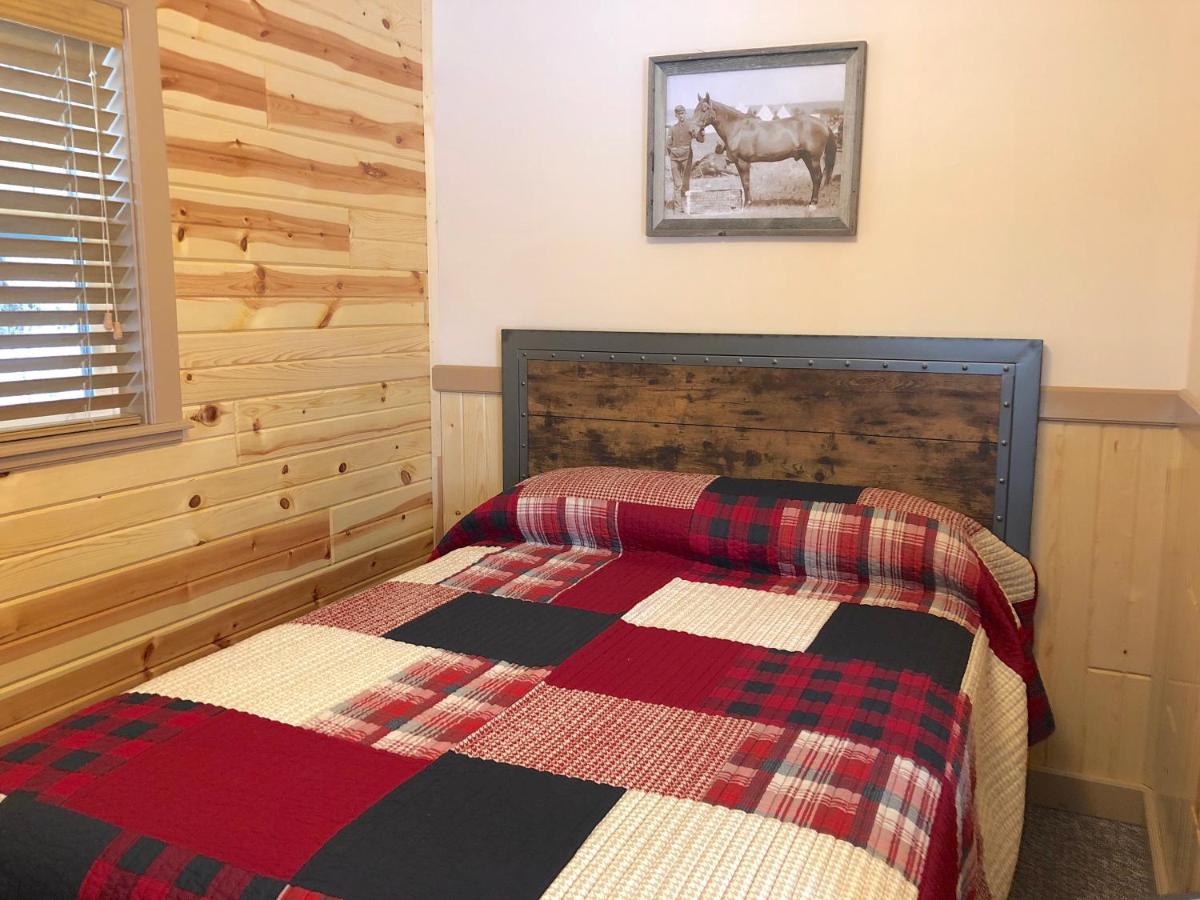 Deluxe Room at Rockerville Lodge & Cabins