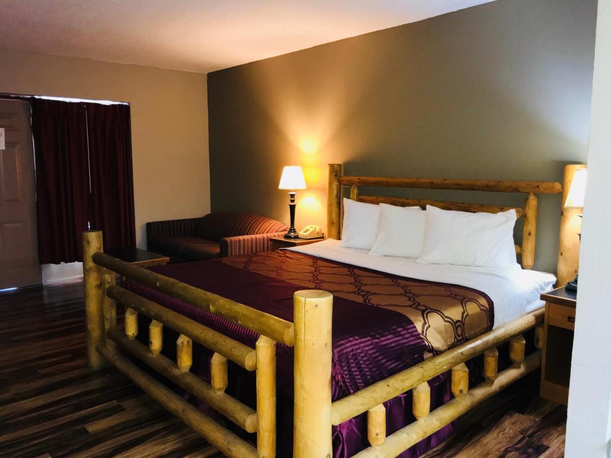 King Room - Non-Smoking at Bear Mount Inn & Suites