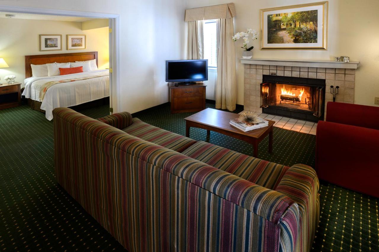 | Residences at Daniel Webster