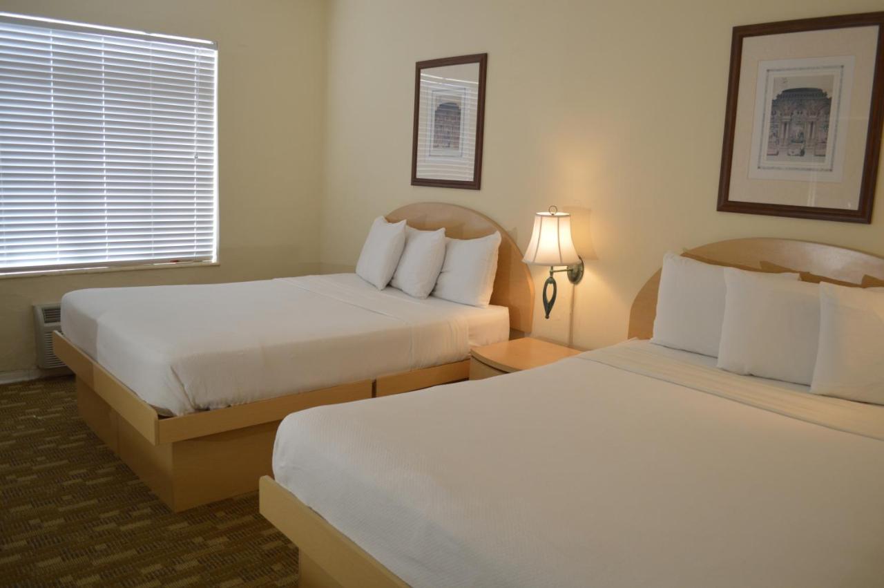 Deluxe Queen Room with Two Queen Beds at Island House South Beach