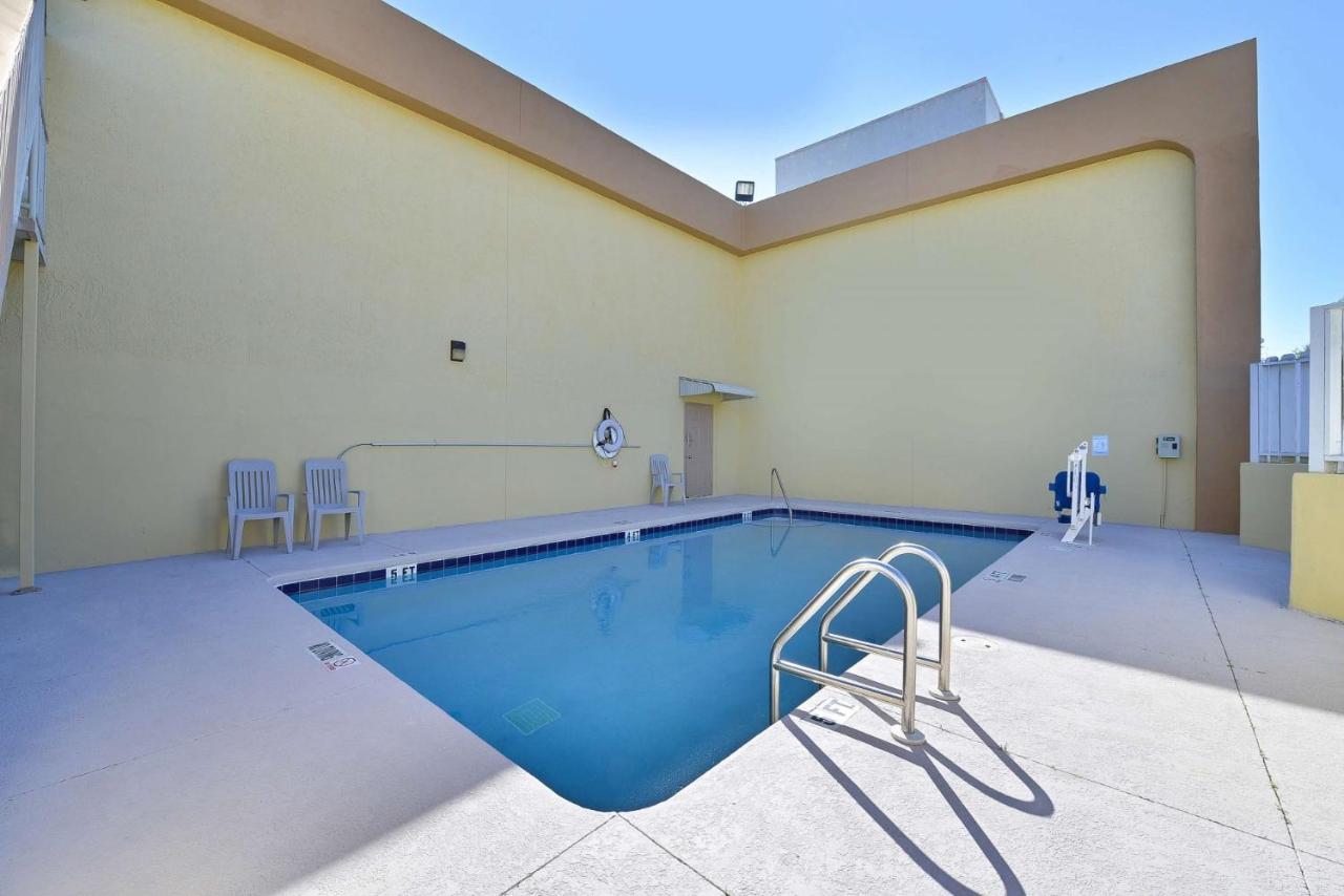 | Travel Inn Winter Haven
