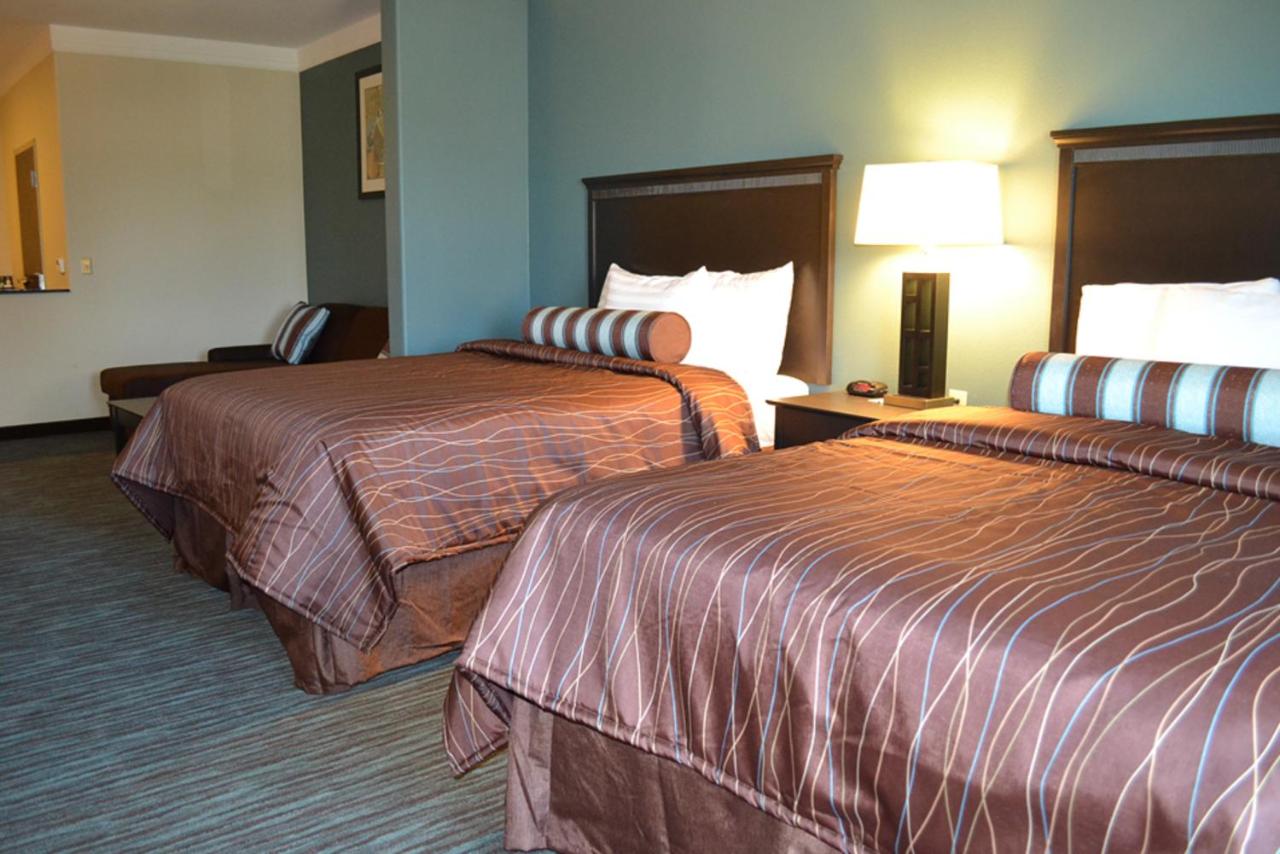 Queen Suite with Two Queen Beds at Red River Inn And Suites